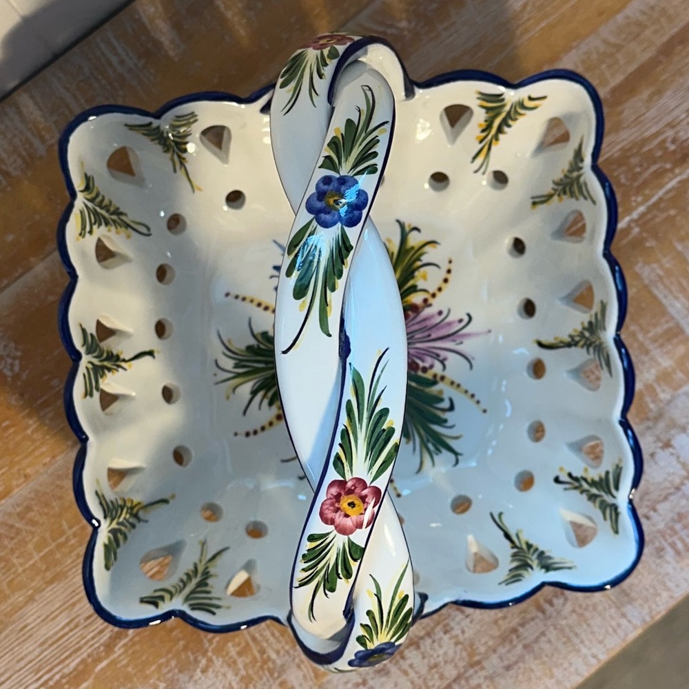 Large Vintage Hand-painted Ceramic Basket - Picture 4 of 8